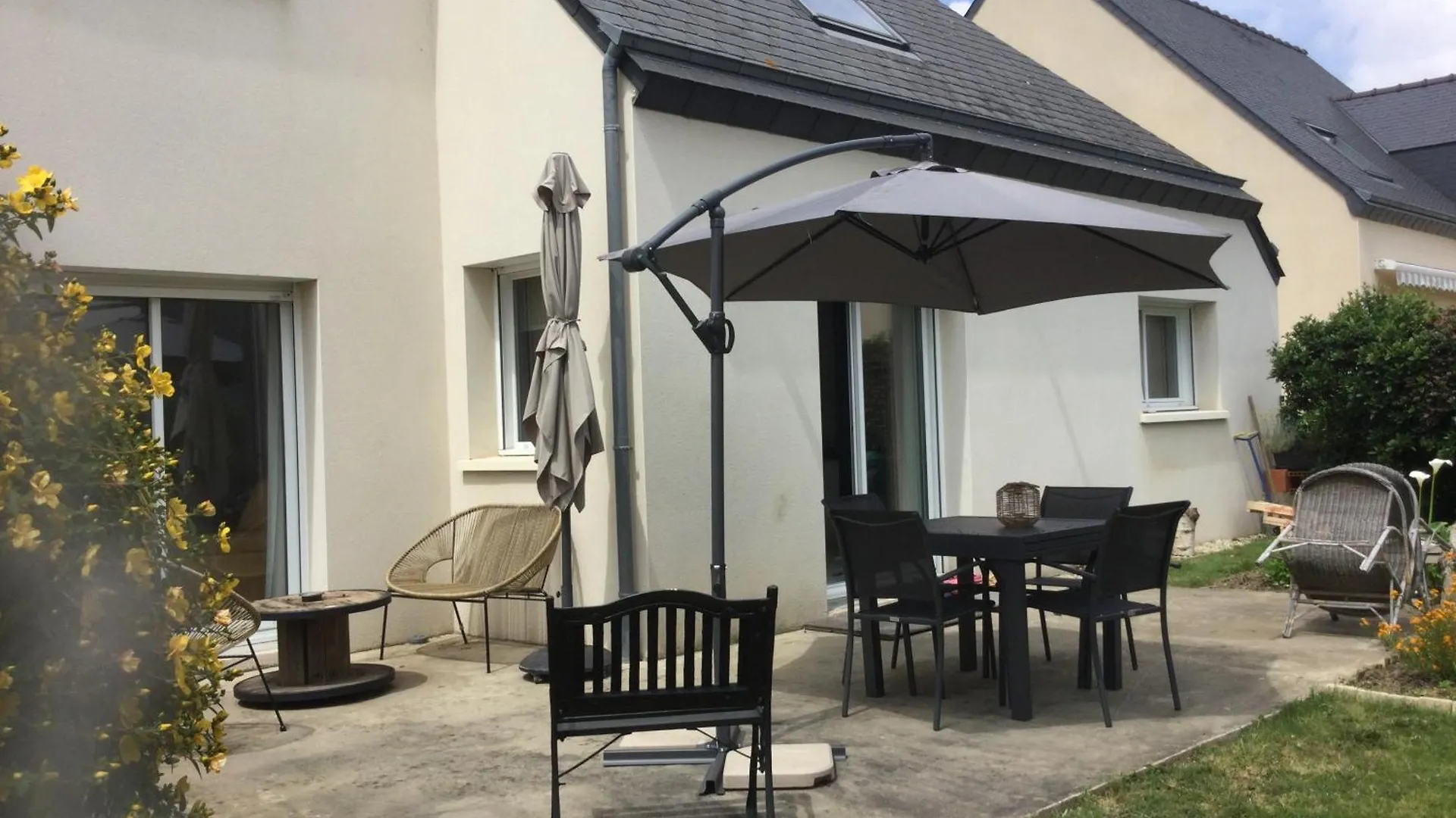 Maison Dans Un Ecrin De Verdure Saint-Brieuc France